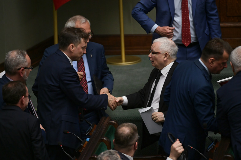Zbigniew Ziobro i Jarosław Kaczyński w Sejmie, maj 2022 r.