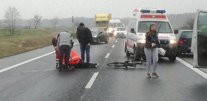 Rowerzysta w ciężkim stanie. Potrącony przez 79-latka