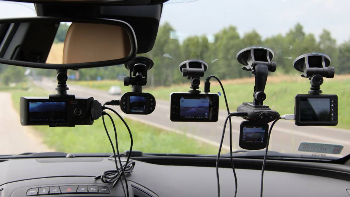 Najlepsze Kamerki Samochodowe Test tanich kamer do auta. Sprawdzamy, który wideorejestrator warto wybrać?