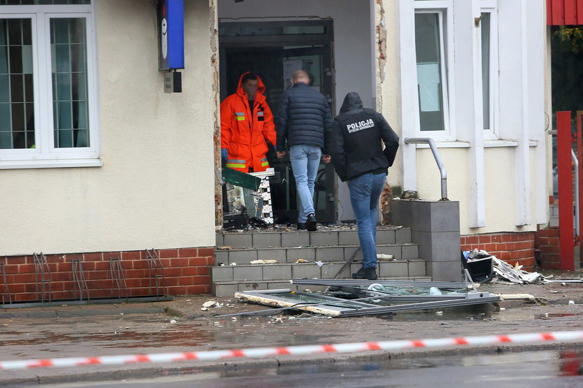 Zuchwały napad w Odolanowie. Wysadzili bankomat, ale coś poszło nie tak...