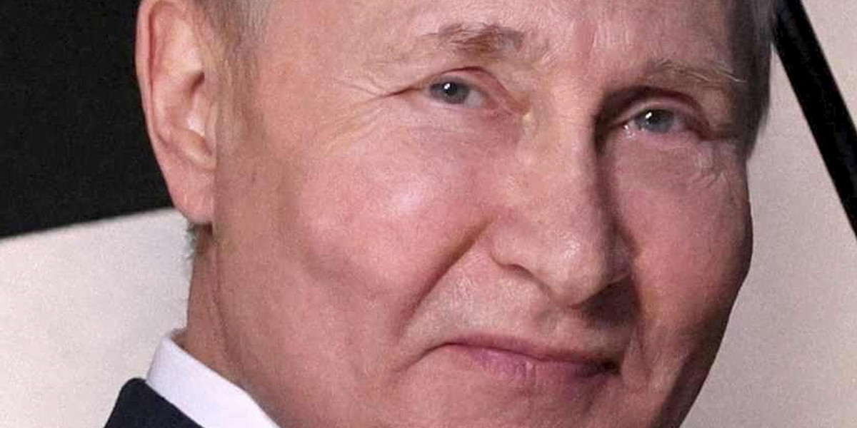 Władimir Putin nie wygląda dobrze. 