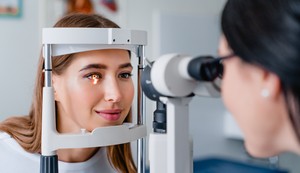 Igranje oka u većini slučajeva nije razlog za brigu