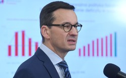 Rekonstrukcyjna wrzawa wzmacnia wicepremiera Morawieckiego