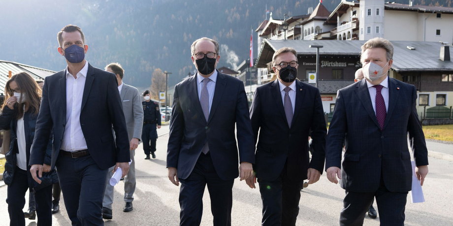 Aleksander Schallenberg spotkał się w zachodnim Tyrolu z szefami rządów regionalnych.