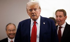 Trump wysyła wojsko na granicę z Meksykiem. 'Przeciwdziałamy inwazji'