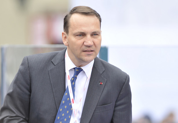 Sikorski rozpoczyna patriotyczą akcję. Wysyła pocztówki znajomym