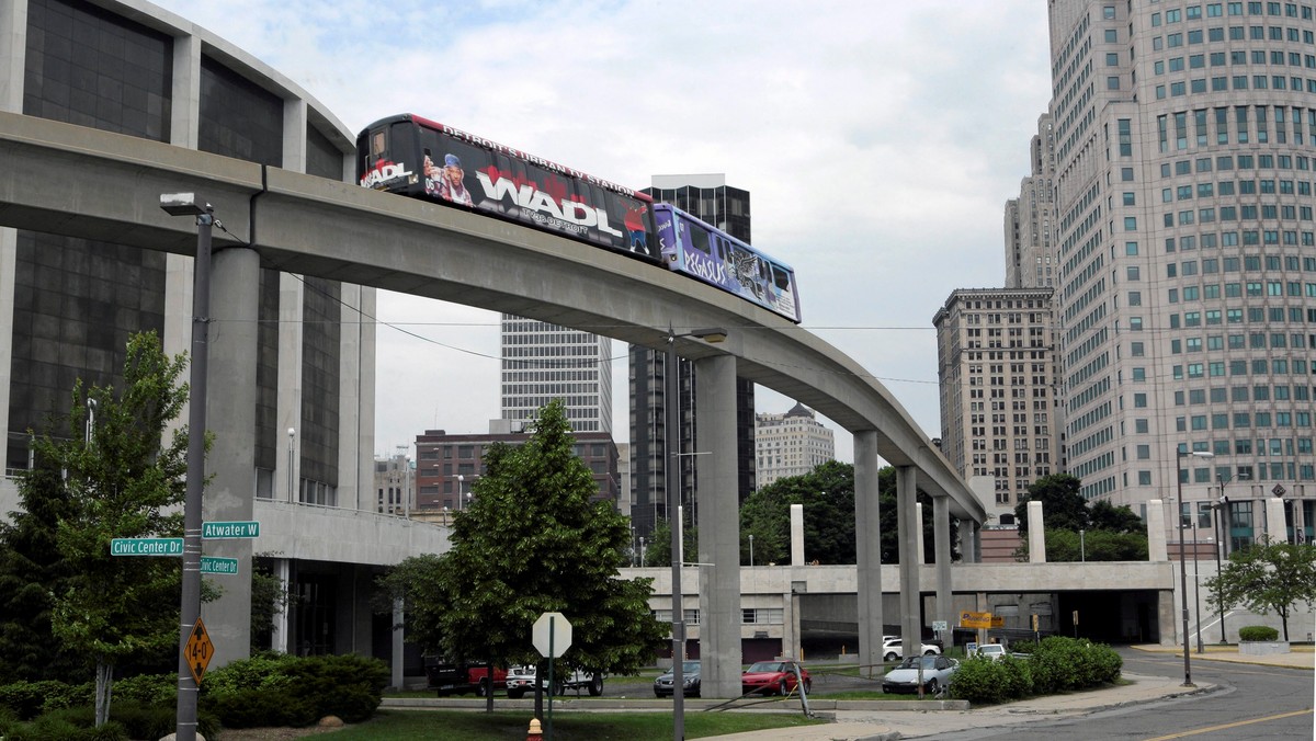 Detroit, jedno z największych amerykańskich miast, może przestać istnieć. Wszystko to za sprawą kłopotów finansowych w jakie popadła stolica światowej motoryzacji w czasie przedłużającego się kryzysu gospodarczego. Już teraz mówi się, że jeśli miasto zostanie "rozwiązane", to będzie to jedna z najbardziej kontrowersyjnych decyzji w historii Stanów Zjednoczonych.