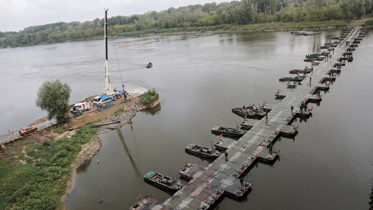 Awaria Czajki. Radio ZET: most pontonowy samowolą budowlaną