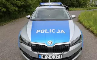 Policja zmieni oznakowanie radiowozów - gwiazda na masce i napis "Pomagamy i chronimy"