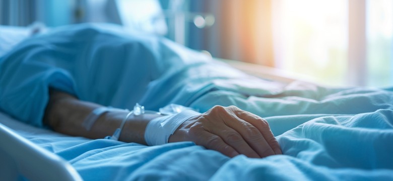 Lekarze stwierdzili śmierć mózgu i chcieli pobrać organy do przeszczepu. A pacjent żył