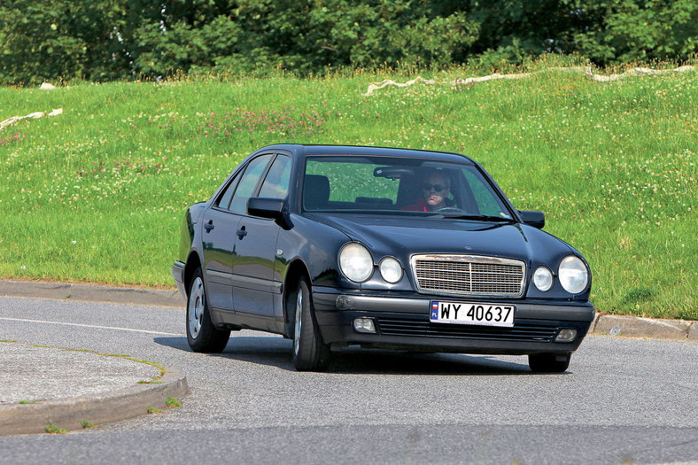 Mercedes klasy E W210 2.9 TD Ofiara rdzy, ale z dobrym