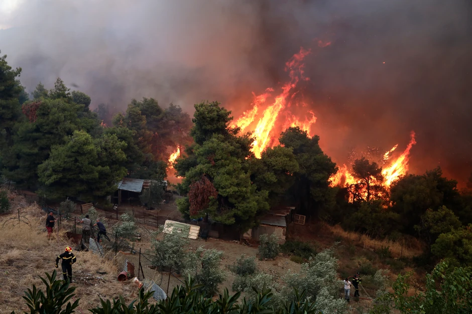 Besne požari na Eviji