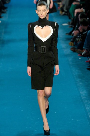 Tökéletesség Yves Saint Laurent-tól 2005-ben.