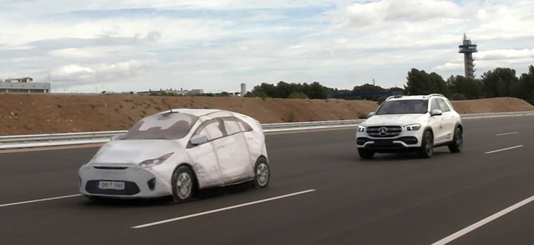 Euro NCAP ocenił działanie asystentów jazdy - jak wypadł m.in. Autopilot Tesli?
