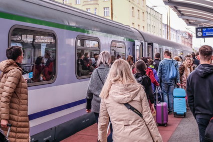 Przed nami okres szczytu na kolei. Rząd spodziewa się rekordowej liczby pasażerów