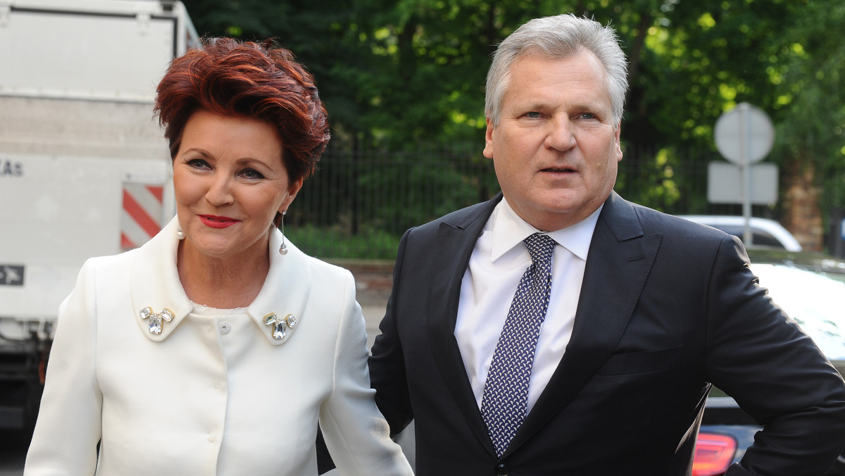 Aleksander Kwaśniewski i Jolanta Kwaśniewska mają koronawirusa. Były prezydent jest pod opieką lekarzy 