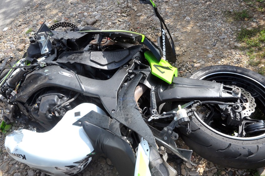 Tridesetšestogodišnji motociklista podleteo je pod kamion i poginuo u nedelju