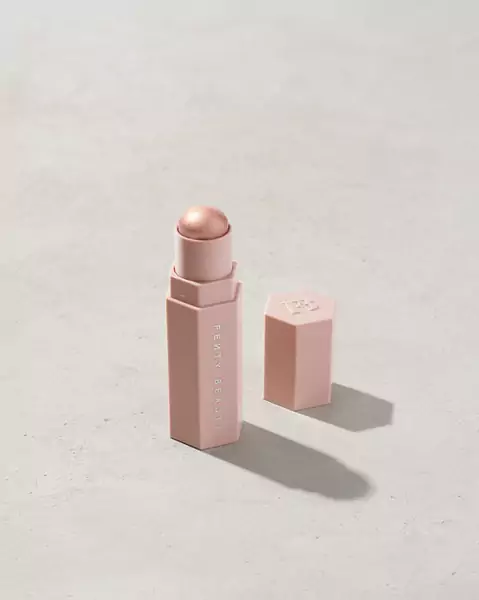 Match Stix Shimmer Skinstick od Fenty Beauty by Rihanna / mat. prasowe