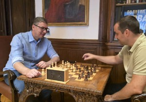 Vučić igra šah u Predsedništvu