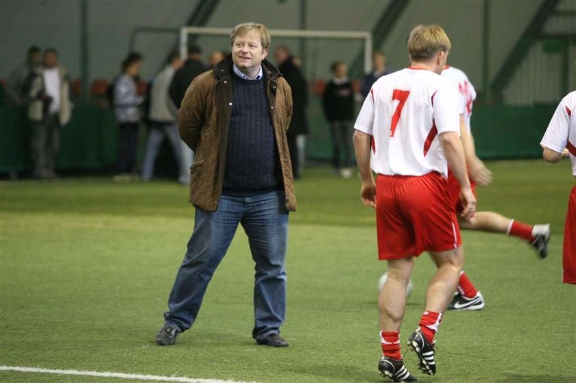 Olaf Lubaszenko już nie gra w piłkę, bo jest za gruby. Olaf Lubaszenko zakładał Reprezentację Artystów Polskich. Olaf Lubaszenko grał też z premierem Tuskiem