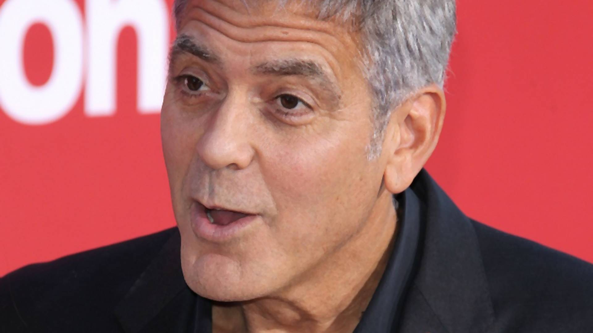 George Clooney arról beszélt, egyszer fejenként egymillió dollárral lepte meg barátait