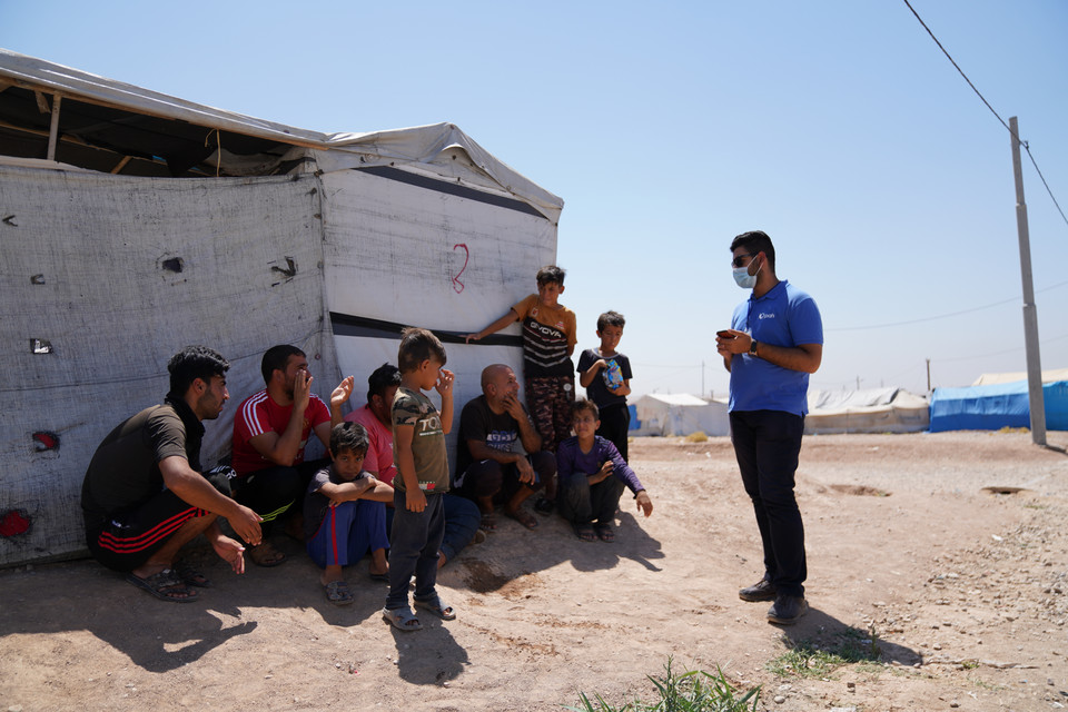 Konsultacje z mieszkańcami obozu dla uchodźców wewnętrznych w irackim Kurdystanie
