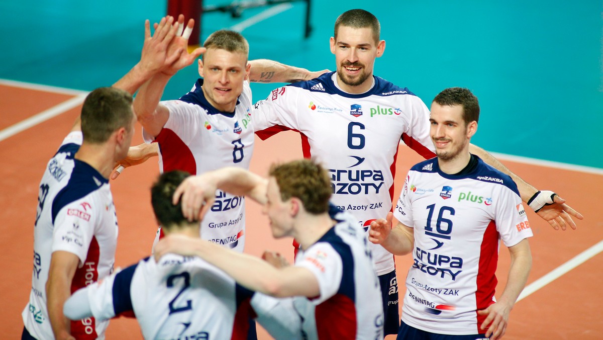 ZAKSA Kędzierzyn-Koźle, mistrz Polski w siatkówce mężczyzn, rozpoczęła w poniedziałek przygotowania do sezonu 2016/2017. Zajęcia odbywają się na razie bez siatkarzy, którzy walczą o medale olimpijskie: Francuzów Benjamina Toniuttiego i Kevina Tillie oraz reprezentantów Polski: Pawła Zatorskiego, Rafała Buszka, Mateusza Bieńka i Dawida Konarskiego.