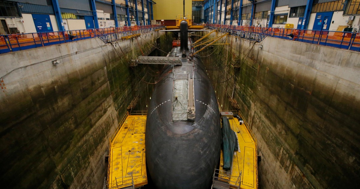 Drony nad kluczowym obiektem wojskowym. Francuzi otworzyli ogień