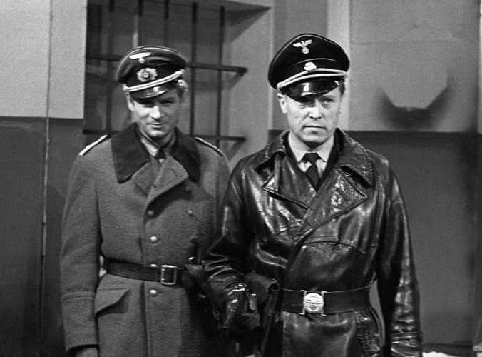 Stanisław Mikluski i Emil Karewicz w serialu 'Stawka większa niż życie'