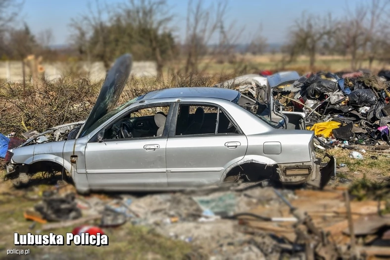 Zatrzymany mężczyzna poruszał się specjalnie zmodyfikowanym pojazdem, który został  przystosowany do kradzieży paliwa