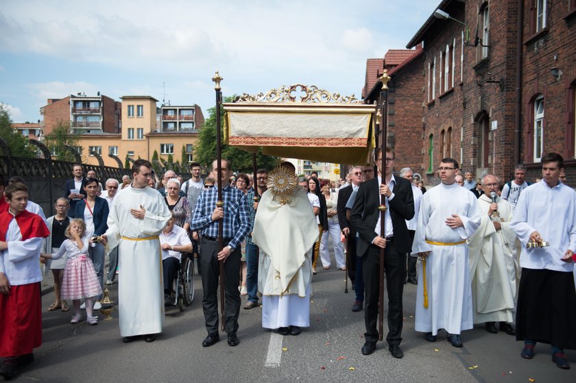 Świętochłowice. Procesja Bożego Ciała w Lipinach