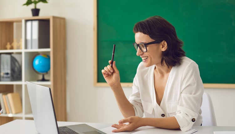 Nauczyciele chcą więcej bonów na laptopy. ZNP apeluje o rozszerzenie programu