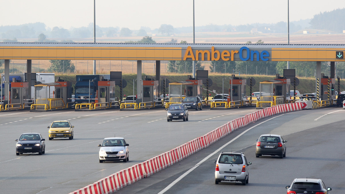 Padł rekord: ponad 93 tys. aut przejechało autostradą A1 w minioną niedzielę. Tymczasem średnie dobowe natężenie ruchu na tej autostradzie wyniosło w lipcu 54,5 tys. pojazdów; a średnie natężenie dobowe w roku - 37 tys.