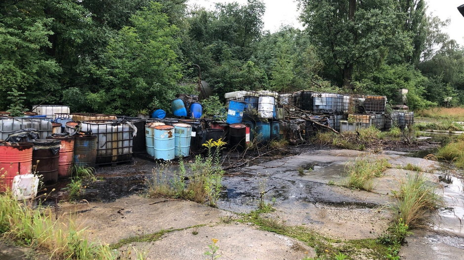 Odpady niebezpieczne na terenie byłych zakładów Terpen - 27.08.2022