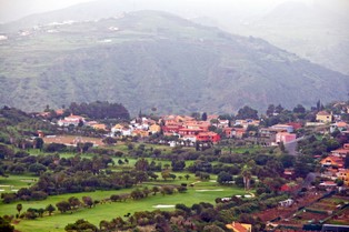 Lubisz spędzać urlop na Półwyspie Iberyjskim? Możesz sobie kupić tam całą wioskę