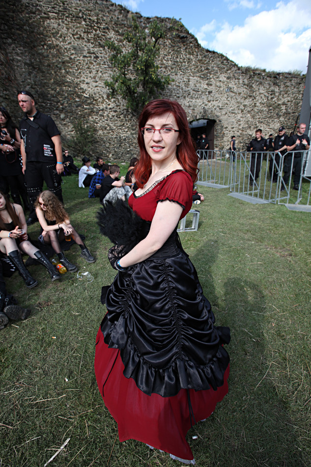 Publiczność na festiwalu Castle Party 2011 (fot. Joanna Combik/Onet.pl)