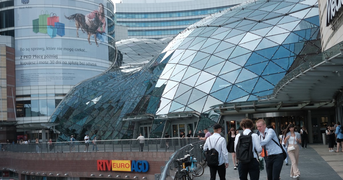 Atrapa bomby poleciała z Polski do Niemiec. Nadano ją w Złotych Tarasach