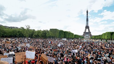 Protest Black Lives Matter w Paryżu. Fot. Goeffroy van der Hasselt/AFP/East News