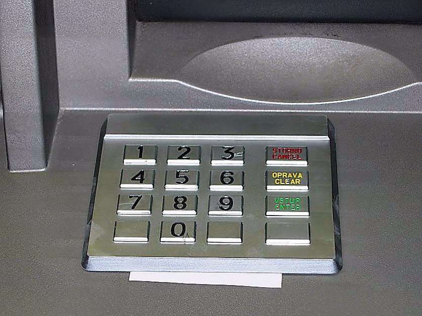 Uwaga! Tak cię teraz mogą okraść w bankomacie!