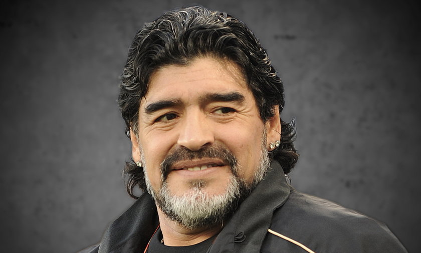 Legenda światowego futbolu Diego Maradona umierał przez pół doby pod okiem całej ekipy specjalistów