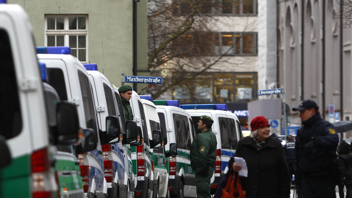 W Niemczech rośnie liczba oszustw metodą "na wnuczka" - donosi "Der Spiegel". Według hamburskiego tygodnika za oszustwami kryją się Polacy.