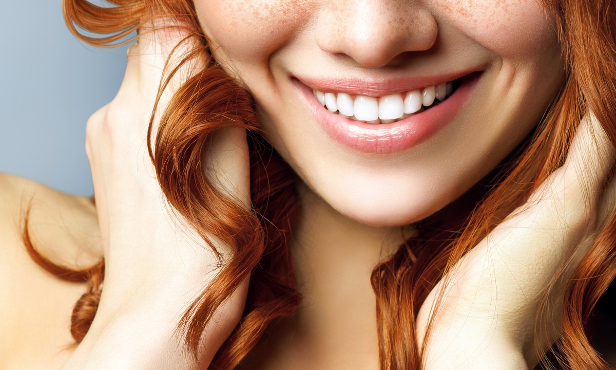 Ta pasta odbudowuje szkliwo i wzmacnia słabe zęby. Kosztuje grosze, a do tego wybiela!