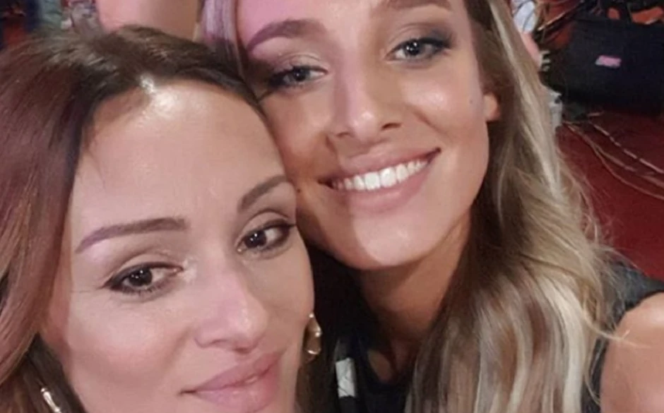 Slavlje u porodici Lune Đogani: Anabela ne skida osmeh sa lica, tu je i njena majka