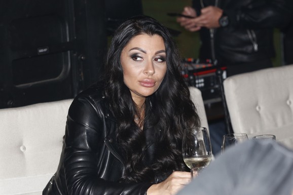 SLAVLJE U DOMU ZORICE DUKIĆ Stigla prinova, a tetka najponosnija: Devojčica dobila ime koje ima MOĆNO ZNAČENJE