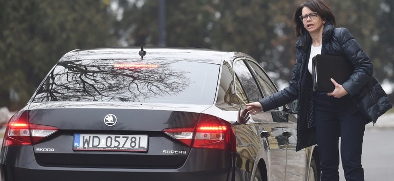 Lepiej, gdyby cały czas miała na sobie kurtkę. Średnio udana stylizacja minister Streżyńskiej. FOTO