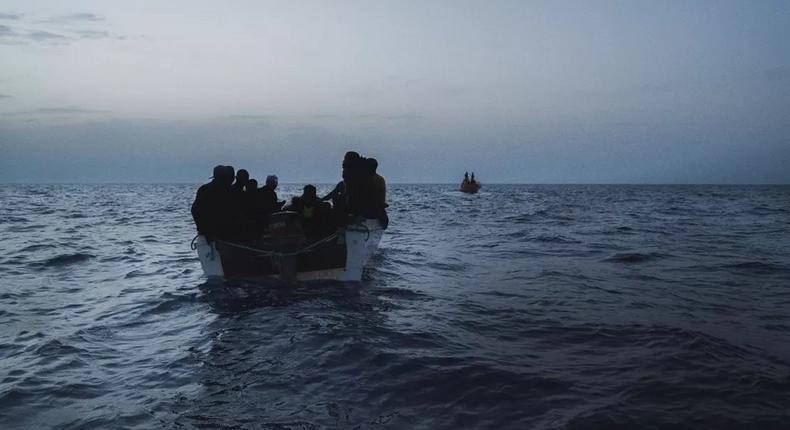 Des migrants tentent de traverser la Méditerranée le 4 juillet 2021 au large de la Libye (EYEPRESS NEWS - AFP)