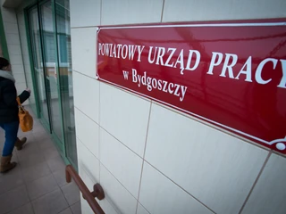 Coraz mniej bezrobotnych znajduje pracę