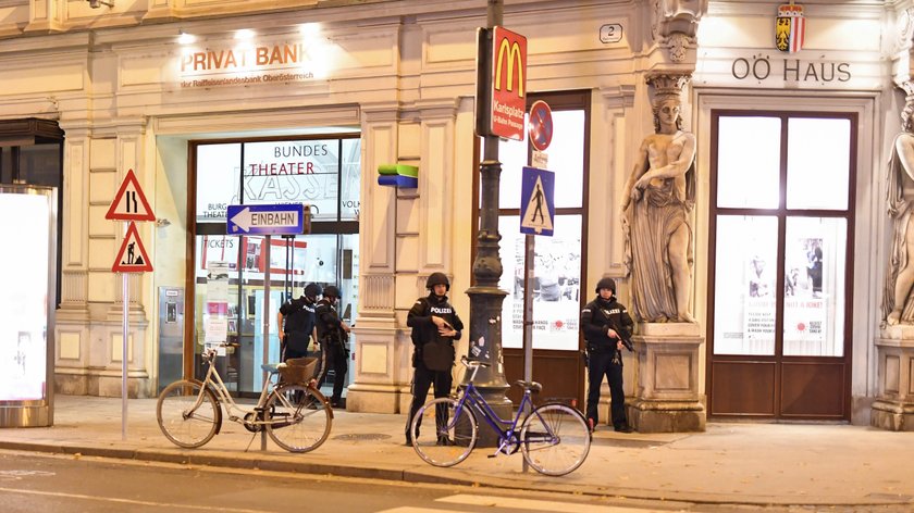 Zamach w centrum miasta w pobliżu świątyni, są zabici i ranni