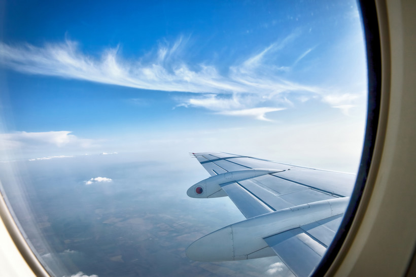 Prawo europejskie, choć reguluje wiele spraw związanych z transportem lotniczym, nie zajmuje się wcale kwestią anulowania biletu po niewykorzystaniu pierwszego odcinka