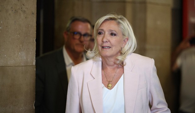 Marin Le Pen dolazi na sud u Parizu 7. jula